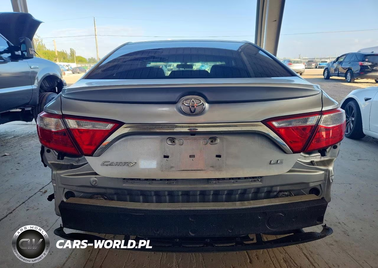 2016 Toyota Camry Le VIN:4T1BF1FK5GU225583 - 6