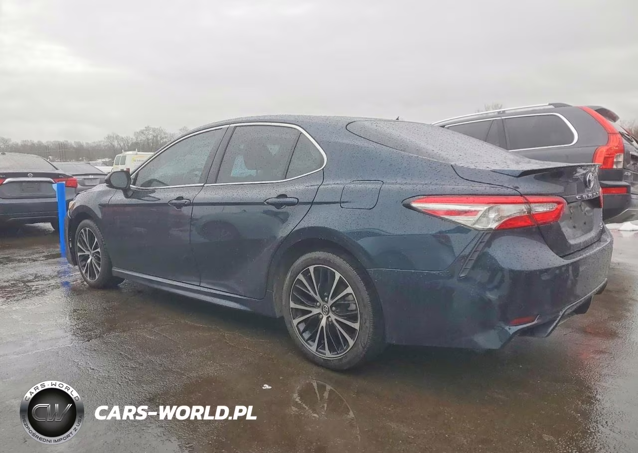 2018 Toyota Camry L VIN:4T1B11HK1JU596209 - 2