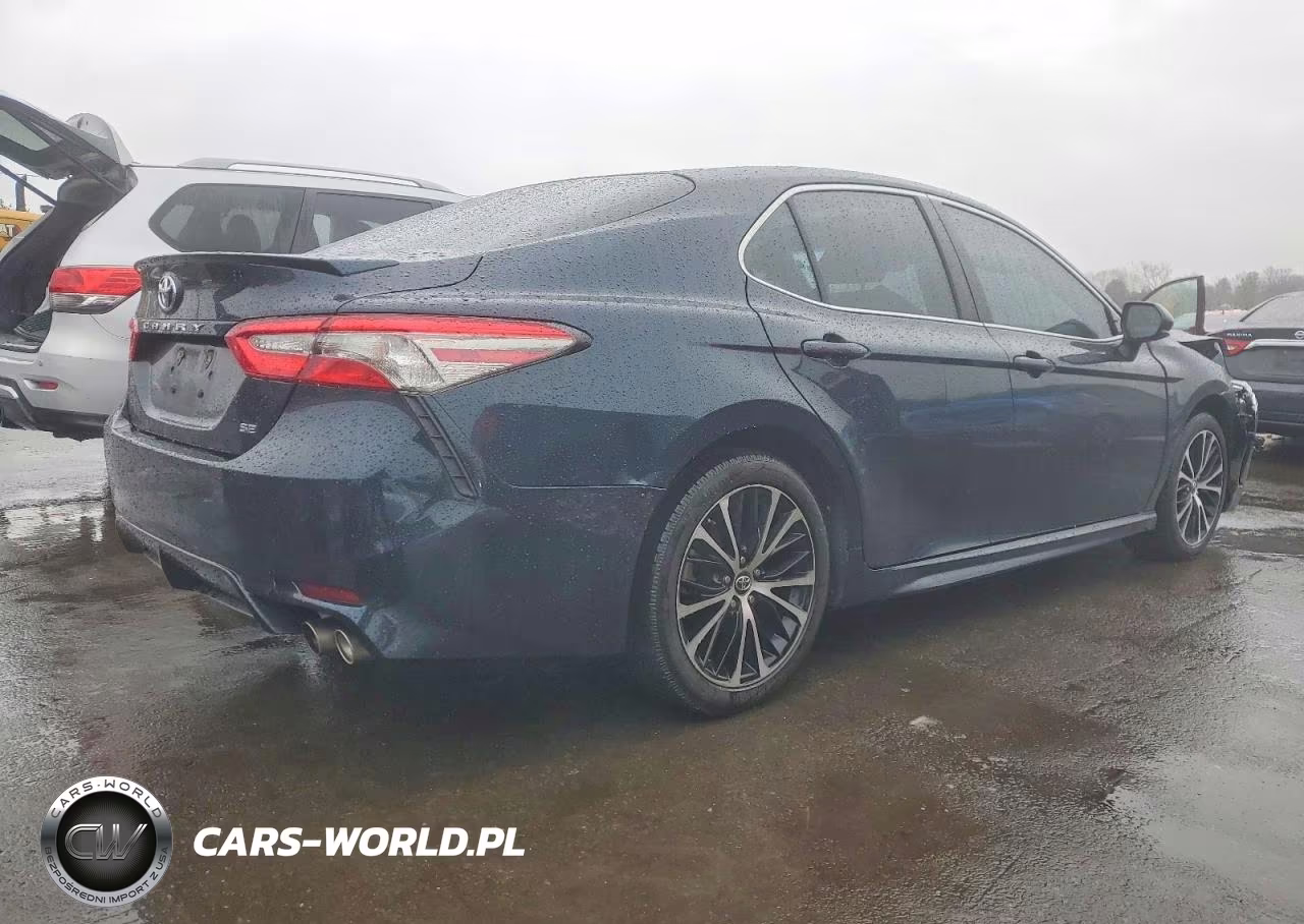 2018 Toyota Camry L VIN:4T1B11HK1JU596209 - 3