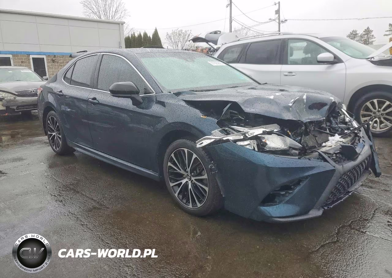 2018 Toyota Camry L VIN:4T1B11HK1JU596209 - 4