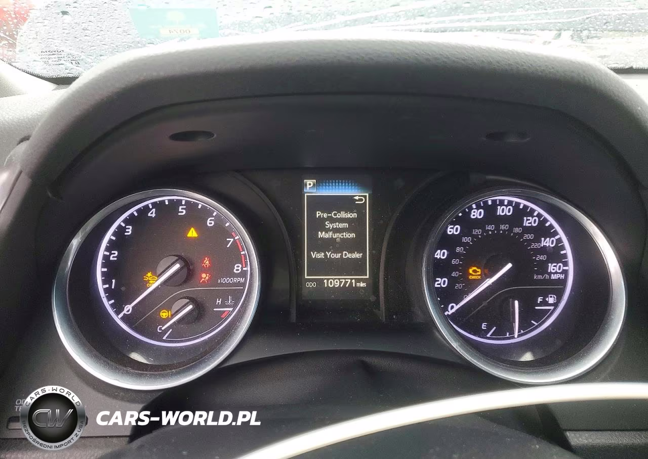 2018 Toyota Camry L VIN:4T1B11HK1JU596209 - 9