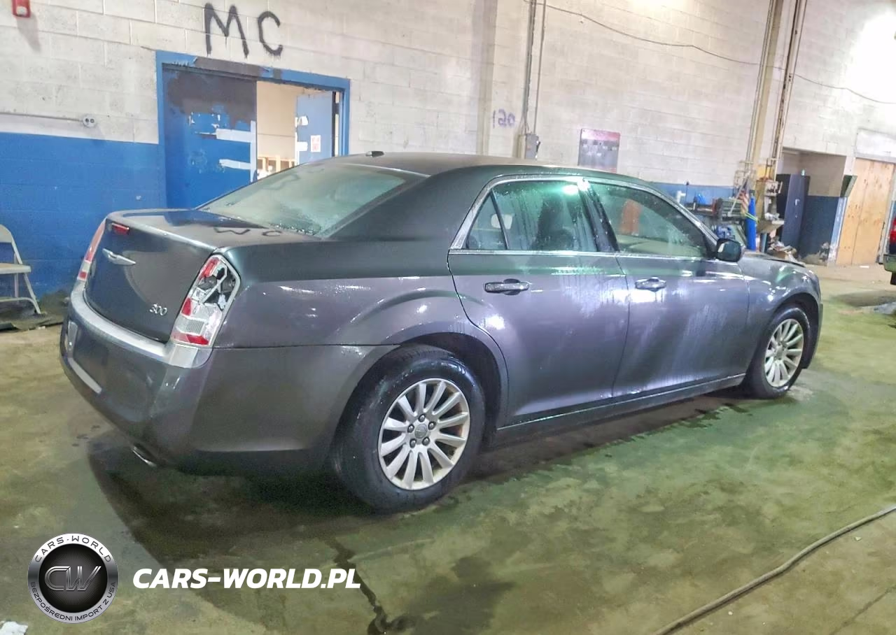 2014 Chrysler 300 VIN:2C3CCAAG6EH124304 - 3