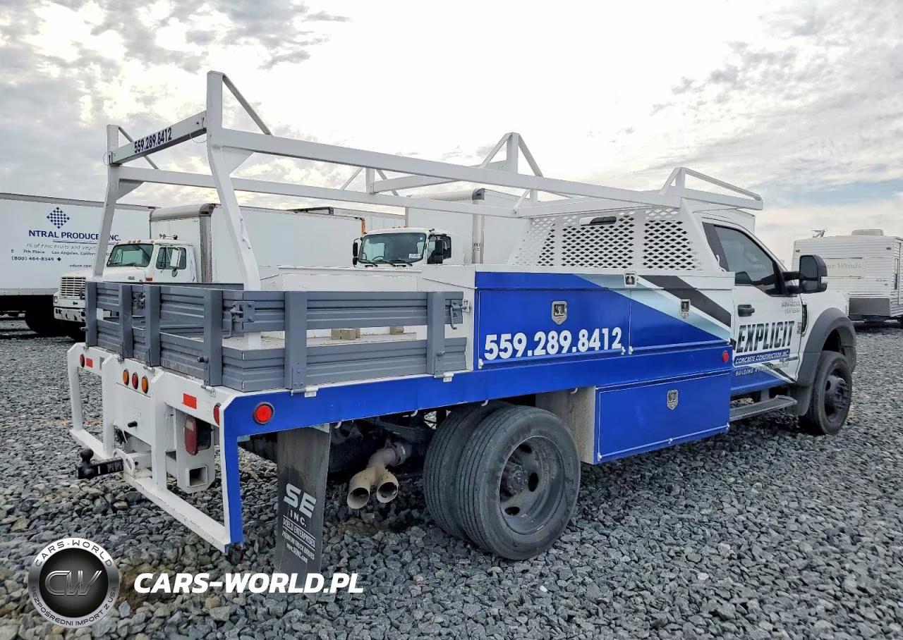 2018 Ford F450 Super Duty Utility - Service Truck VIN:1FDUF4GT2JEC41632 - 3