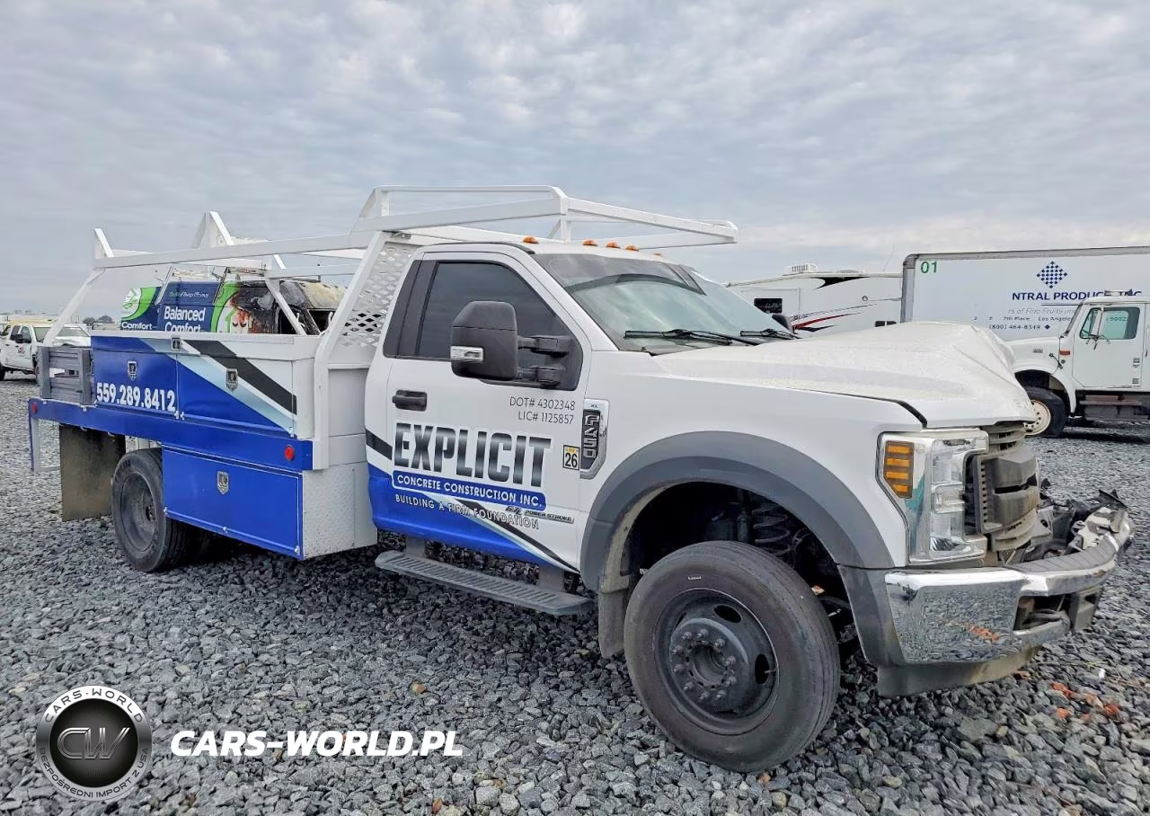 2018 Ford F450 Super Duty Utility - Service Truck VIN:1FDUF4GT2JEC41632 - 4