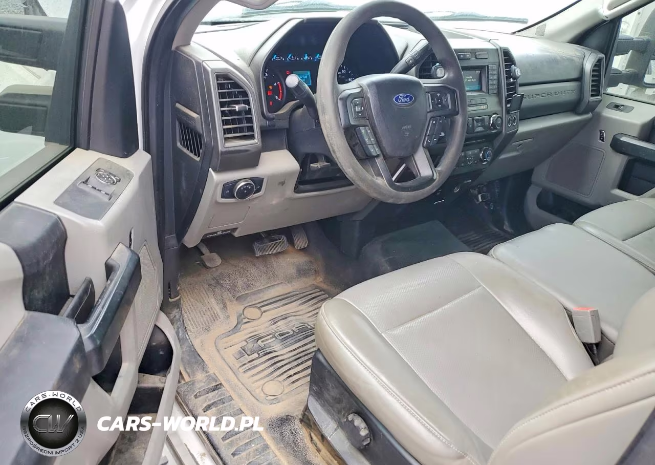 2018 Ford F450 Super Duty Utility - Service Truck VIN:1FDUF4GT2JEC41632 - 8