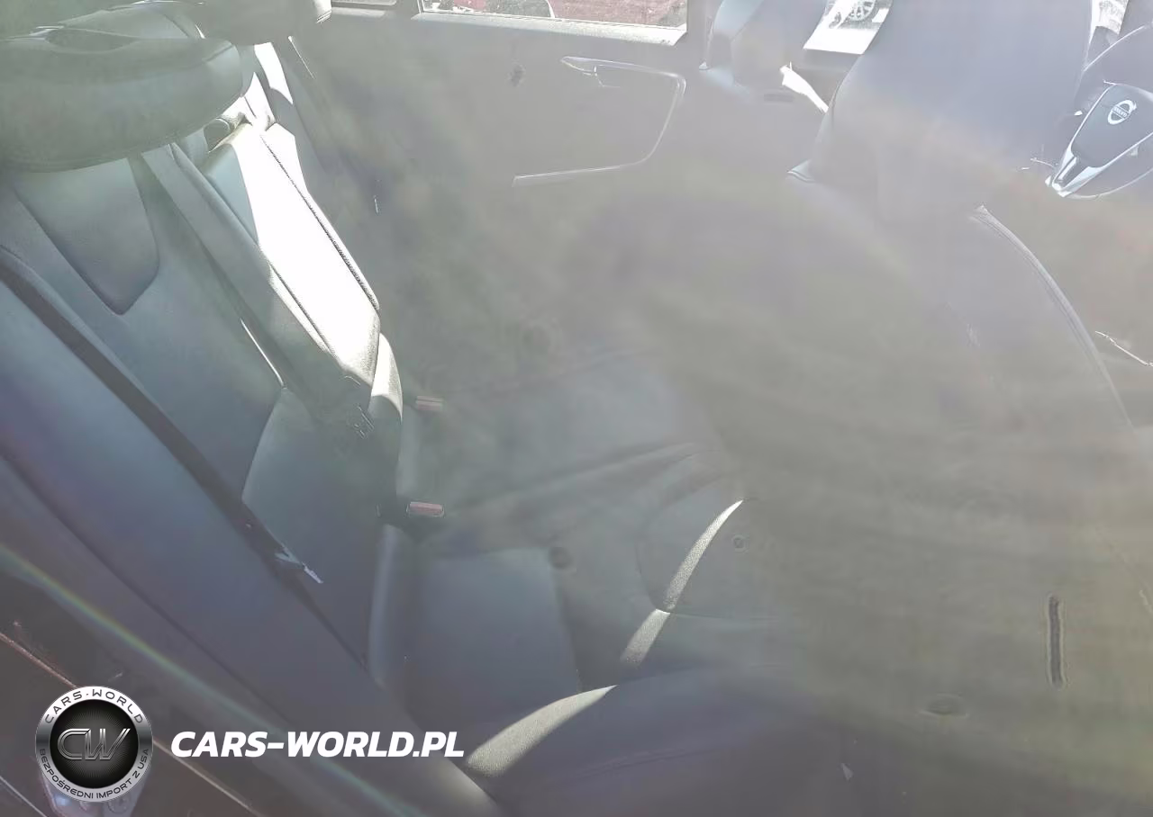 2015 Volvo V60 Platinum VIN:YV1612SD4F1212996 - 10