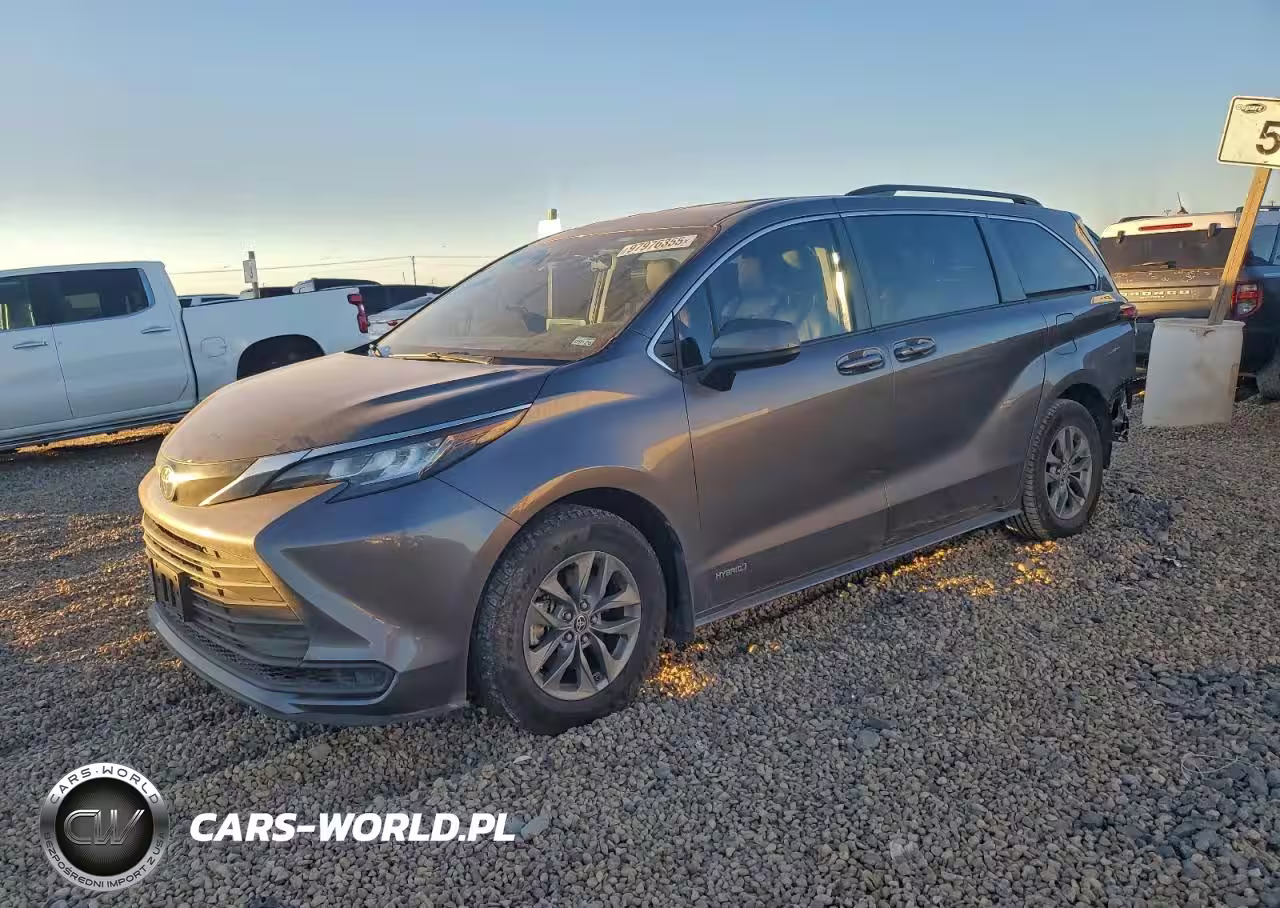 2021 Toyota Sienna Le