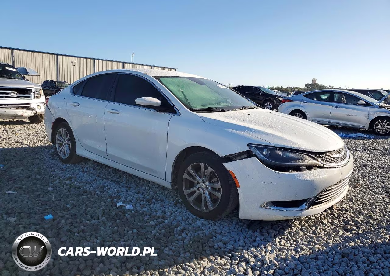 2015 Chrysler 200 Limited VIN:1C3CCCABXFN760930 - 4