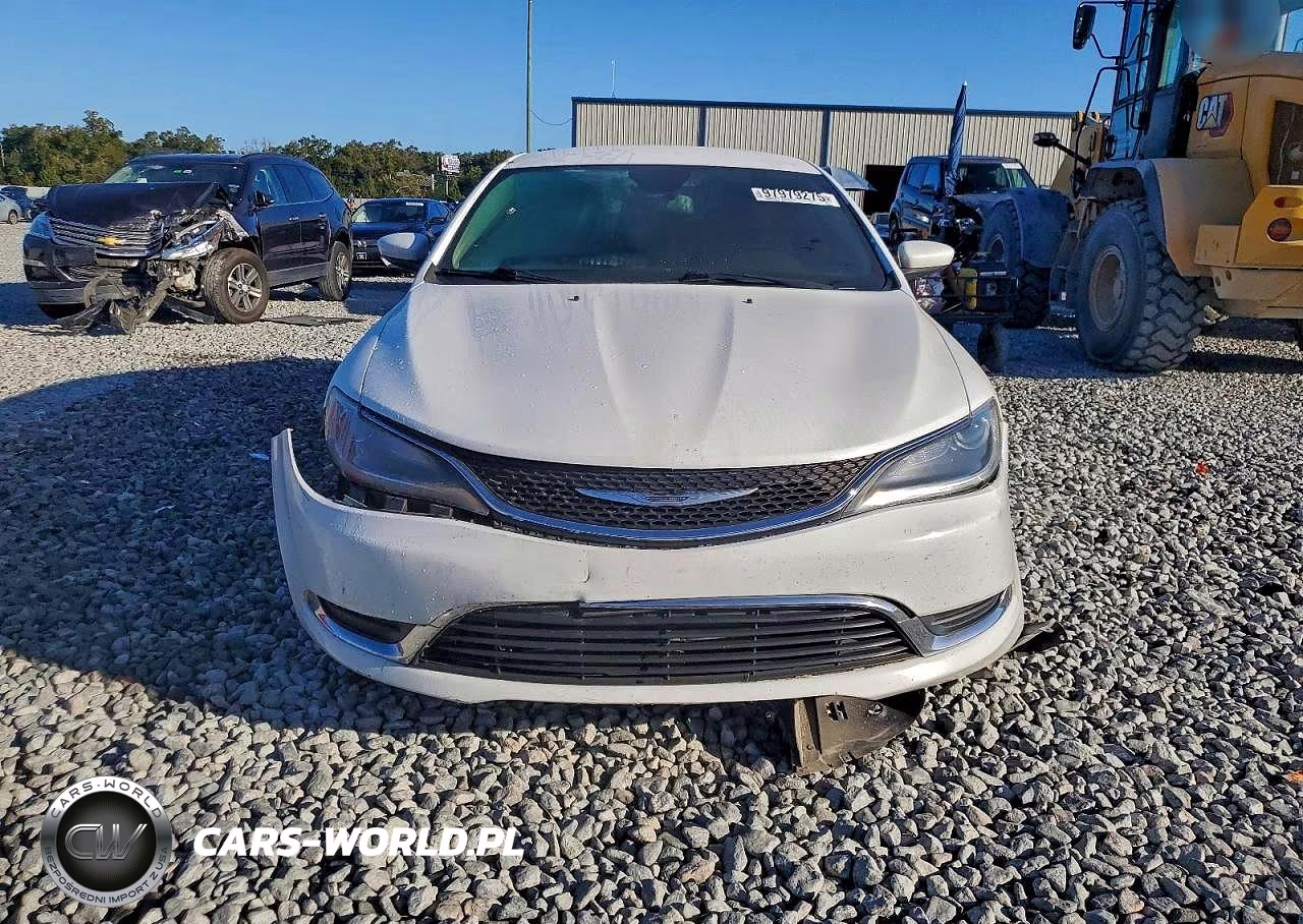 2015 Chrysler 200 Limited VIN:1C3CCCABXFN760930 - 5