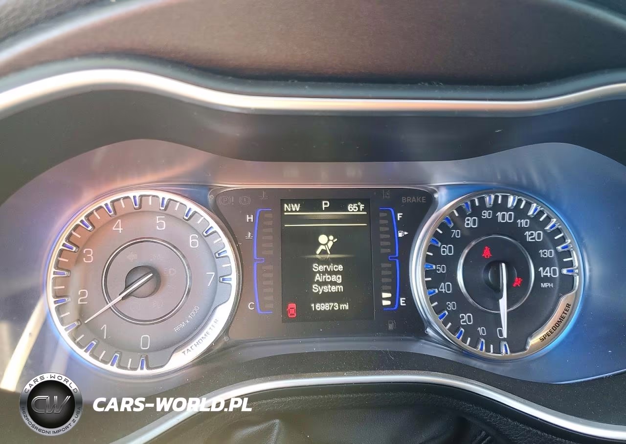 2015 Chrysler 200 Limited VIN:1C3CCCABXFN760930 - 9