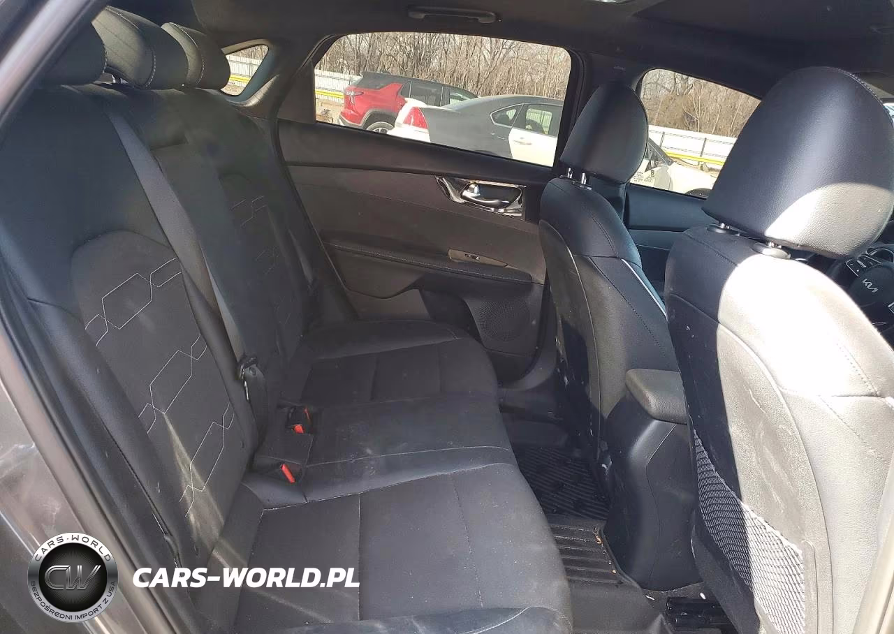 2024 Kia Forte Gt Line VIN:3KPF54AD8RE834946 - 10