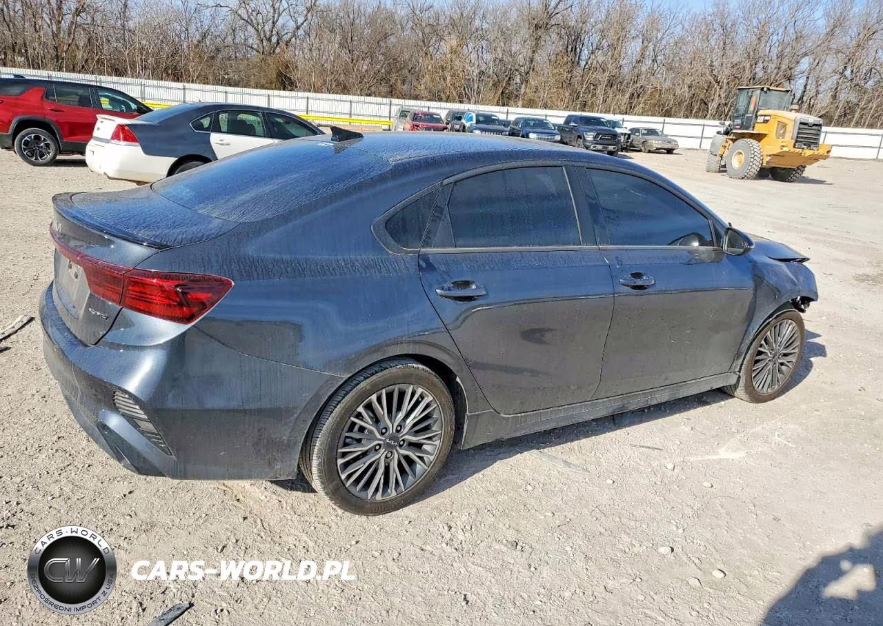 2024 Kia Forte Gt Line VIN:3KPF54AD8RE834946 - 3
