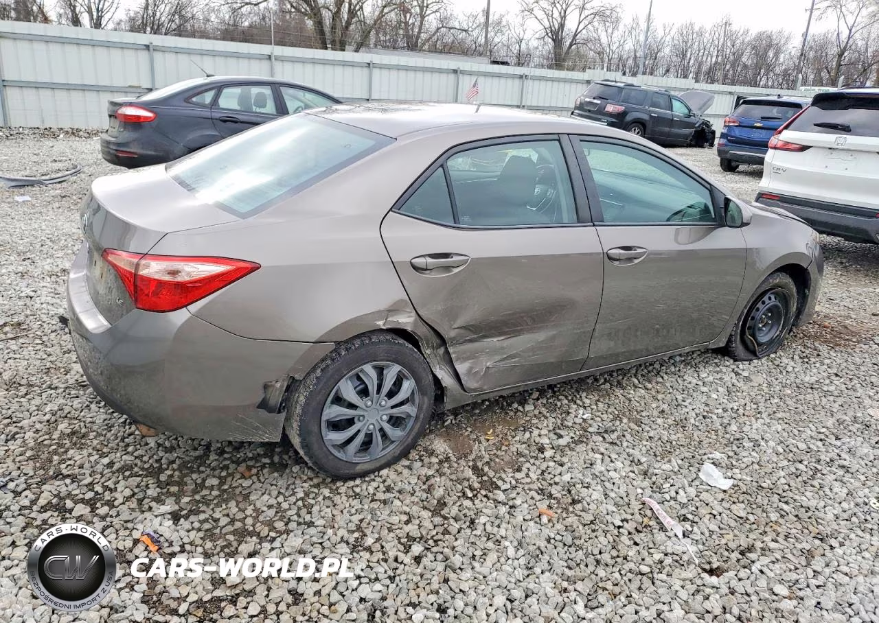 2018 Toyota Corolla L VIN:2T1BURHE0JC055010 - 3