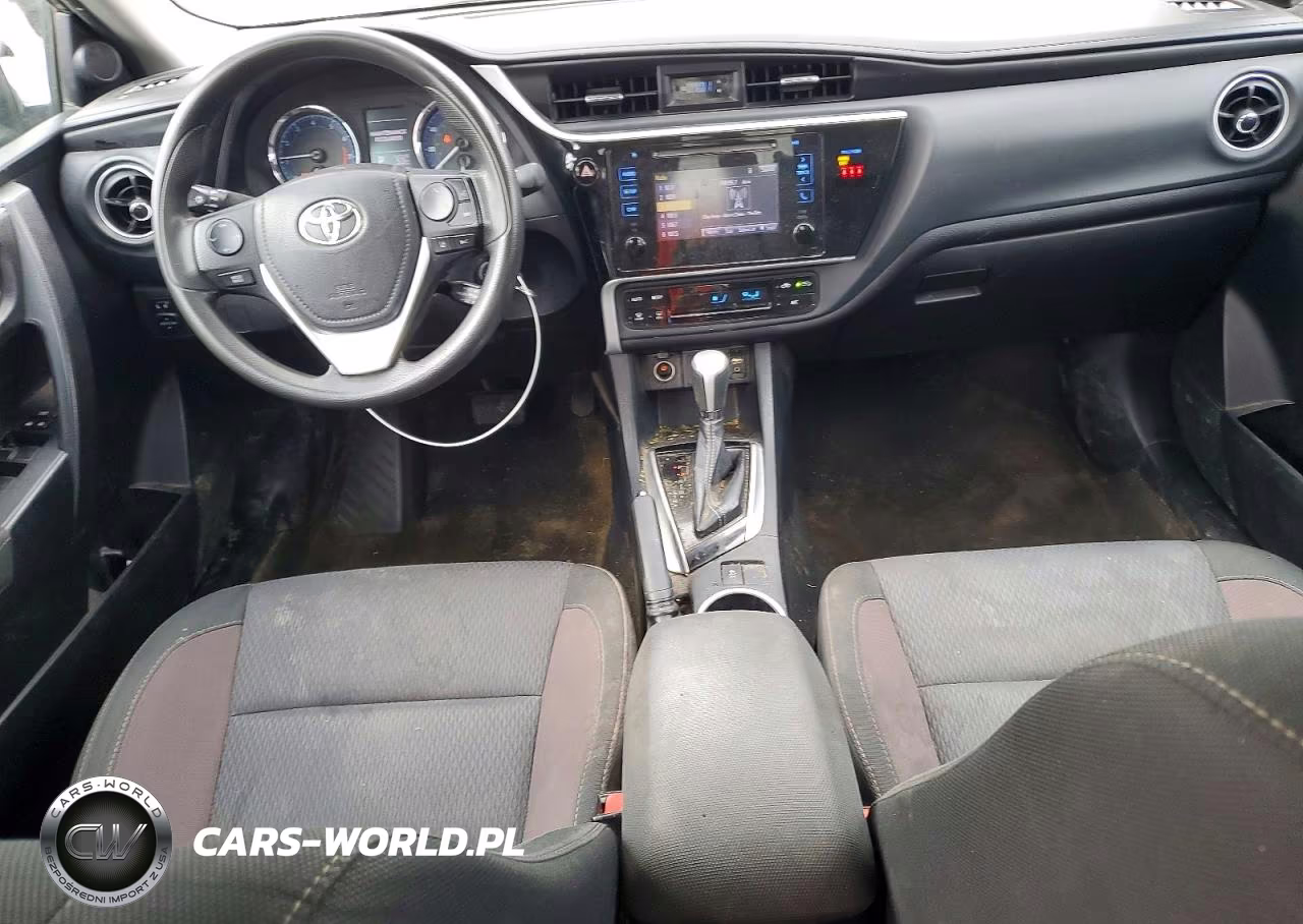 2018 Toyota Corolla L VIN:2T1BURHE0JC055010 - 8