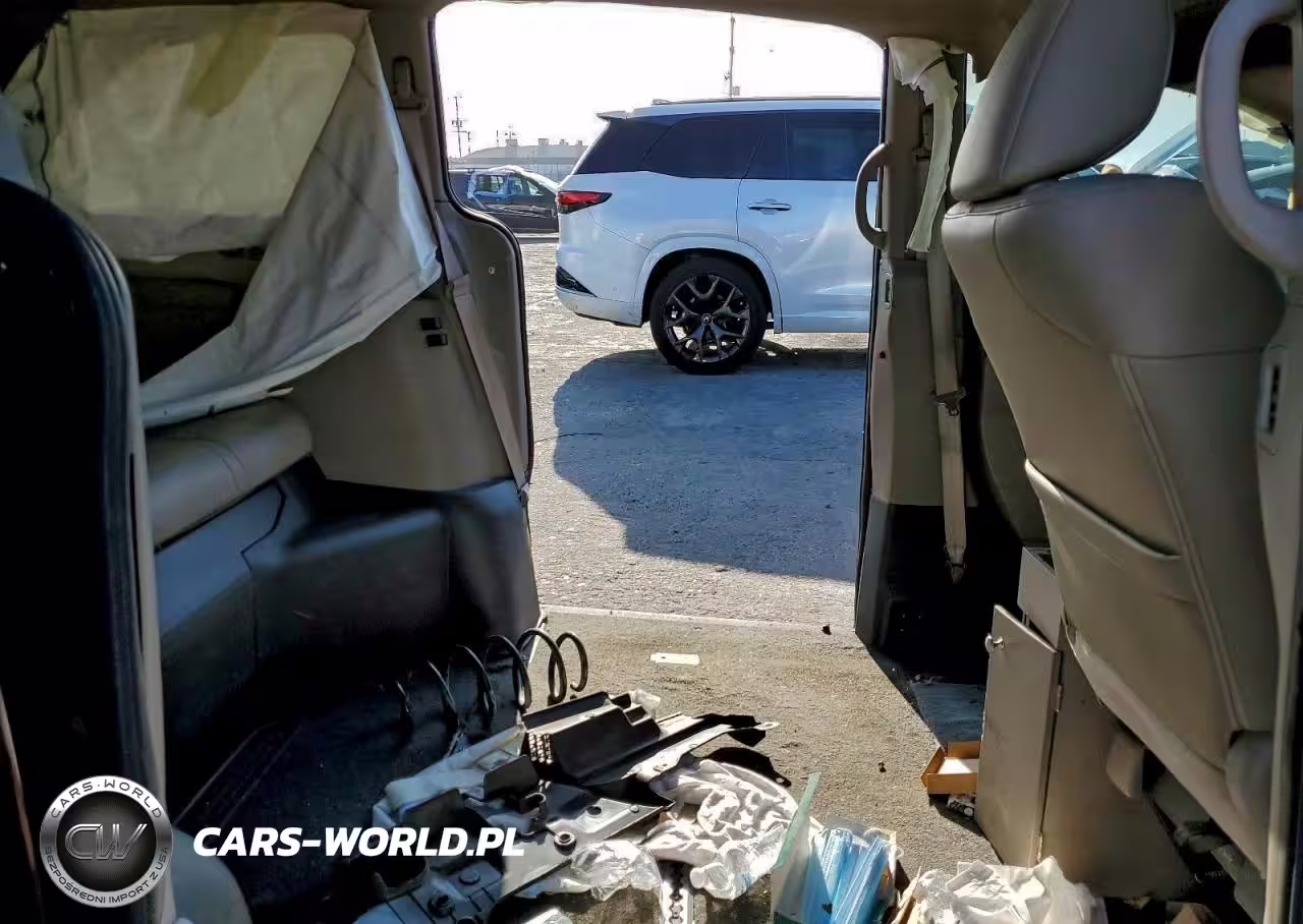 2012 Honda Odyssey Touring VIN:5FNRL5H96CB018832 - 11