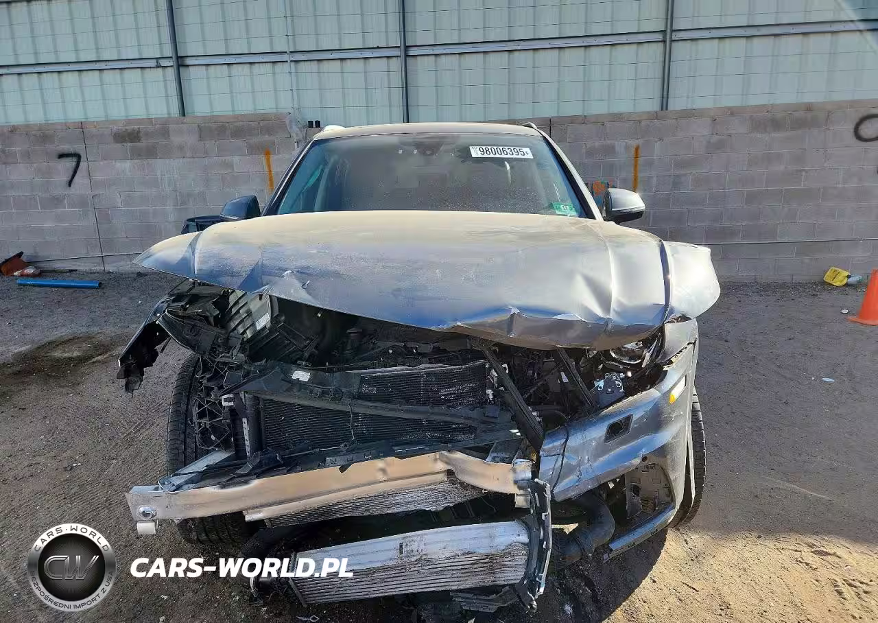 2018 Audi Q5 Premium Plus VIN:WA1BNAFY0J2201443 - 5