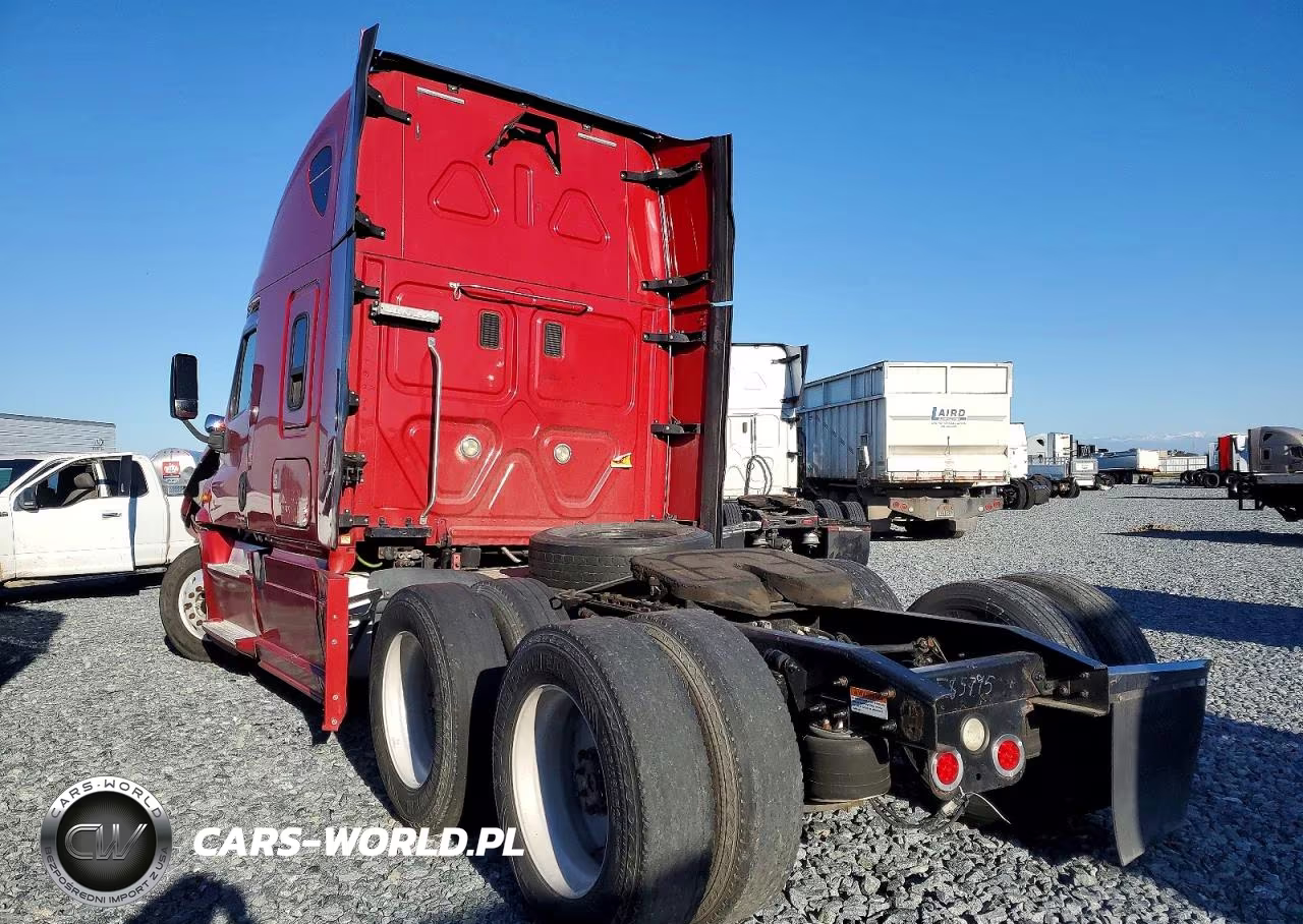 2014 Freightliner Cascadia Semi Truck VIN:3AKJGLDR5ESFL4367 - 3