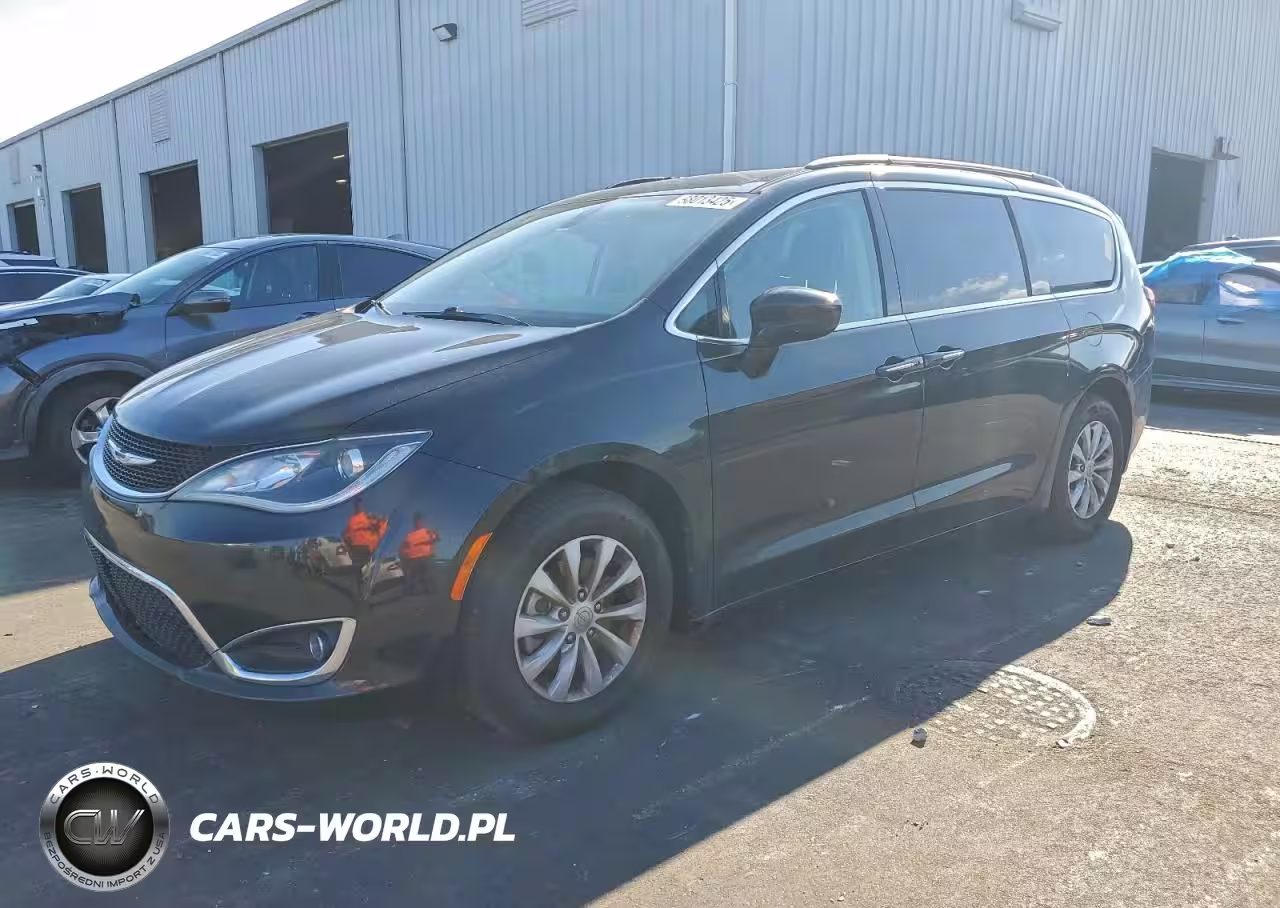 2018 Chrysler Pacifica Touring Plus
