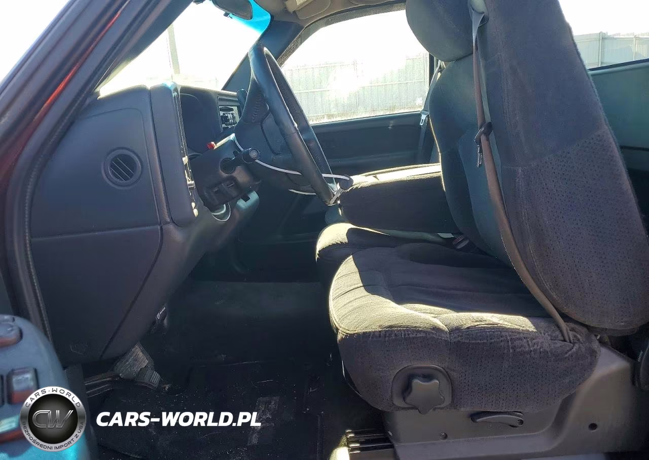 1999 Chevrolet Silverado C1500 VIN:1GCEC14T8XZ152251 - 7