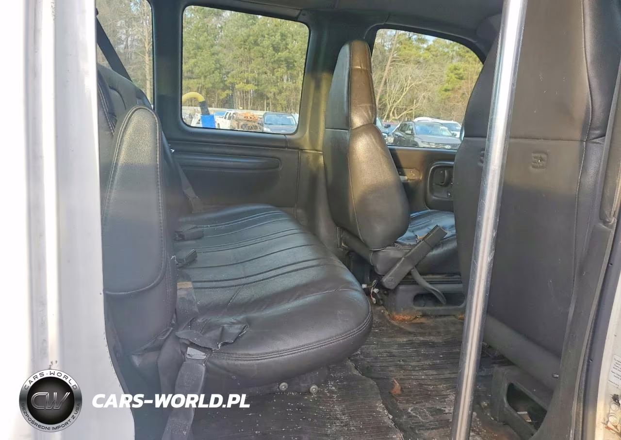 2002 Chevrolet Express VIN:1GAGG25R121154087 - 11