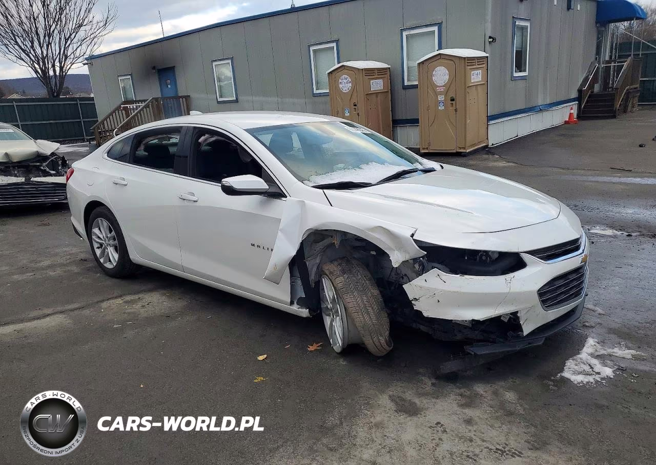 2017 Chevrolet Malibu Lt VIN:1G1ZE5ST0HF215893 - 4