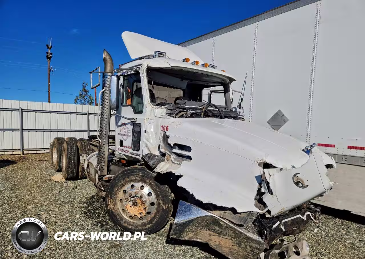 2018 Mack Cxu613 Semi Truck