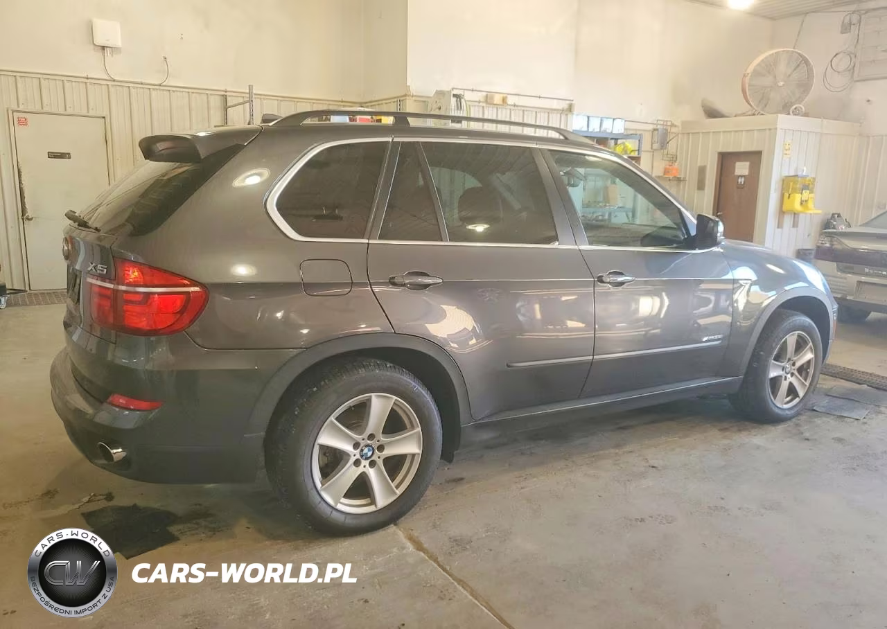 2013 BMW X5 xDrive35I VIN:5UXZV4C55D0E09240 - 3