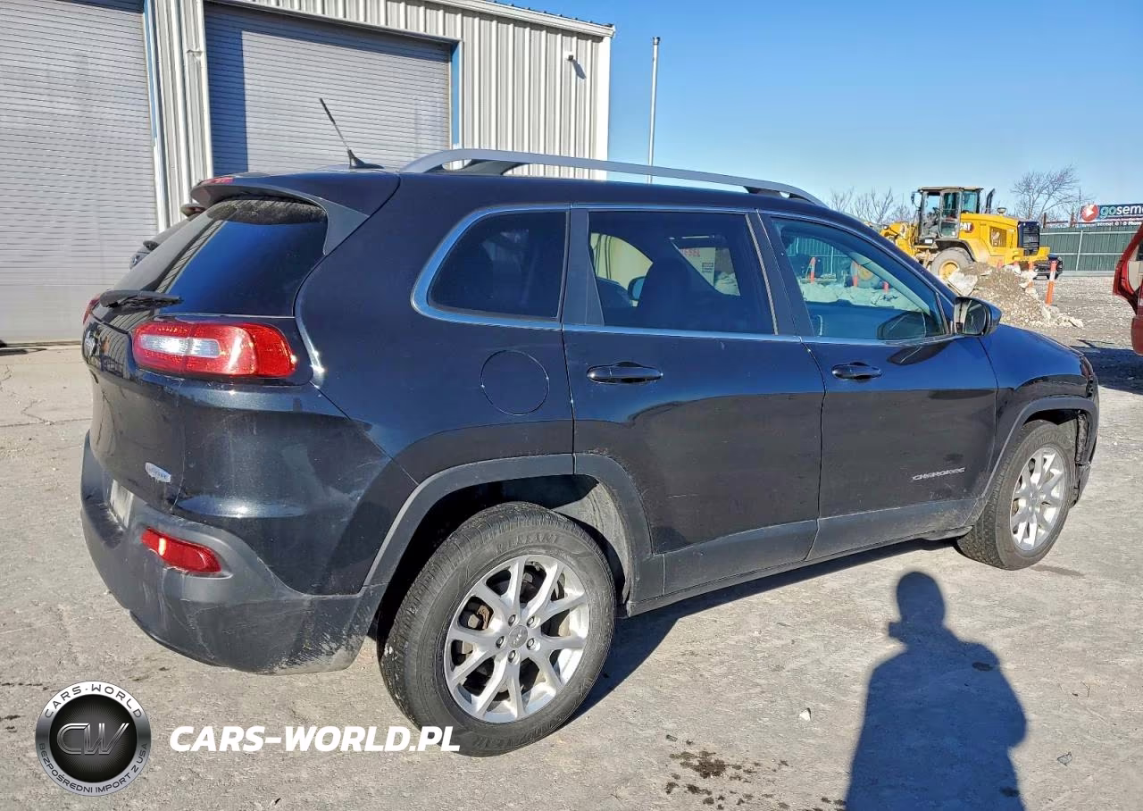 2015 Jeep Cherokee Latitude VIN:1C4PJLCB7FW627701 - 3