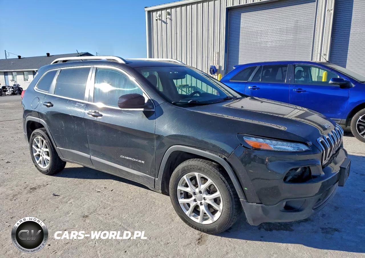2015 Jeep Cherokee Latitude VIN:1C4PJLCB7FW627701 - 4
