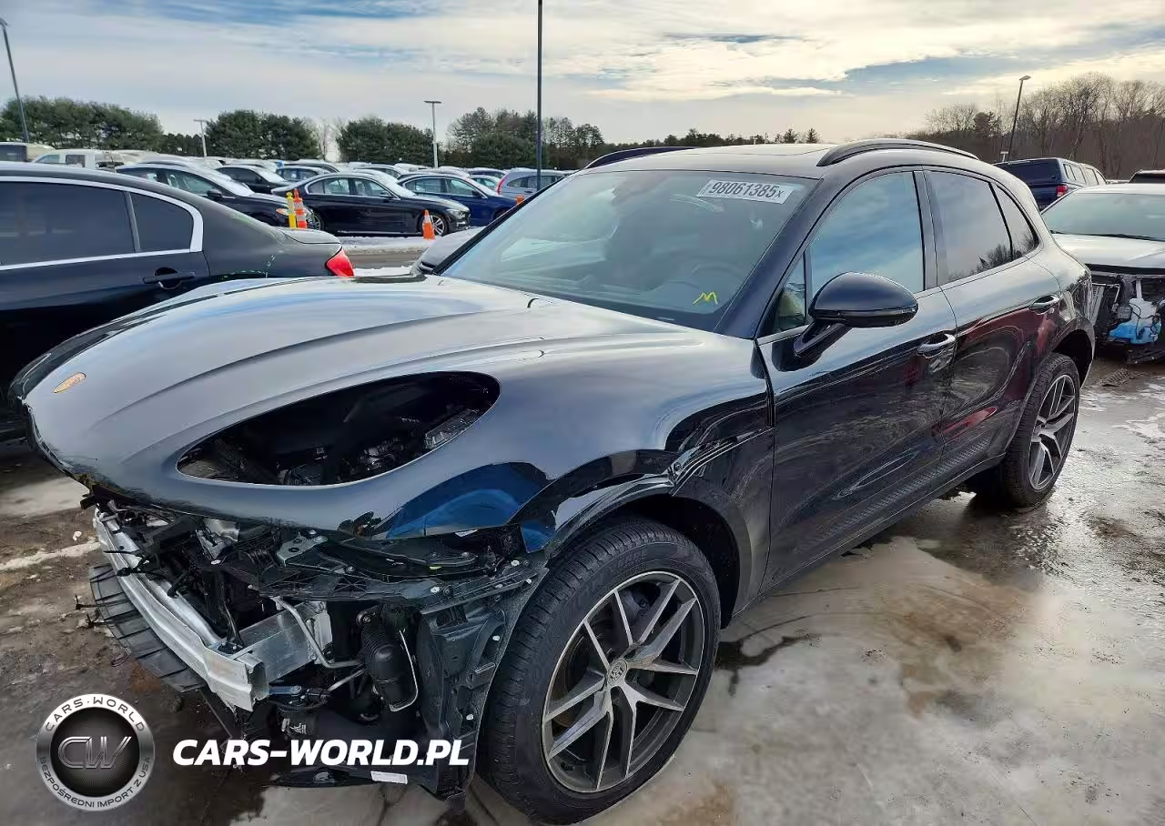 2025 Porsche Macan Base