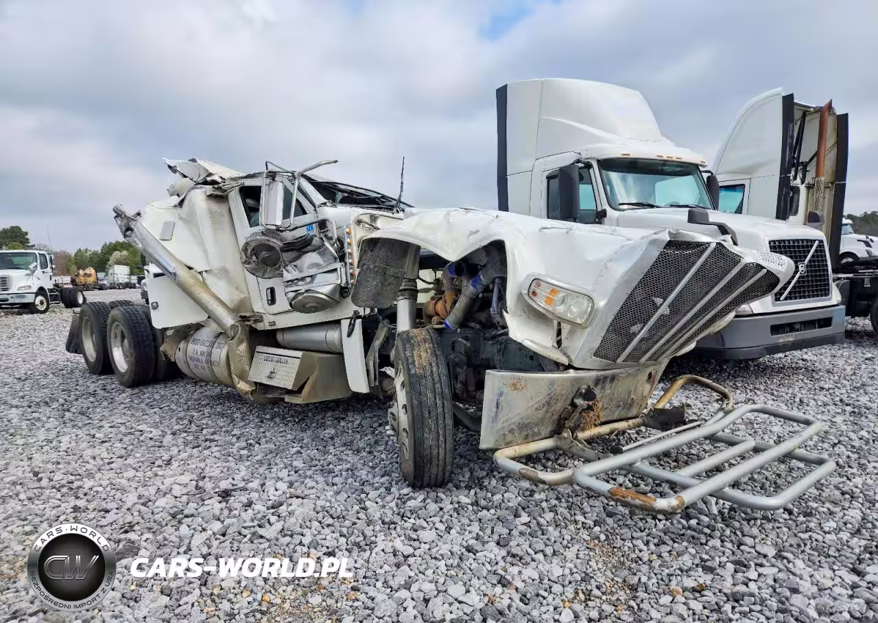 2018 Peterbilt 389 Semi Truck