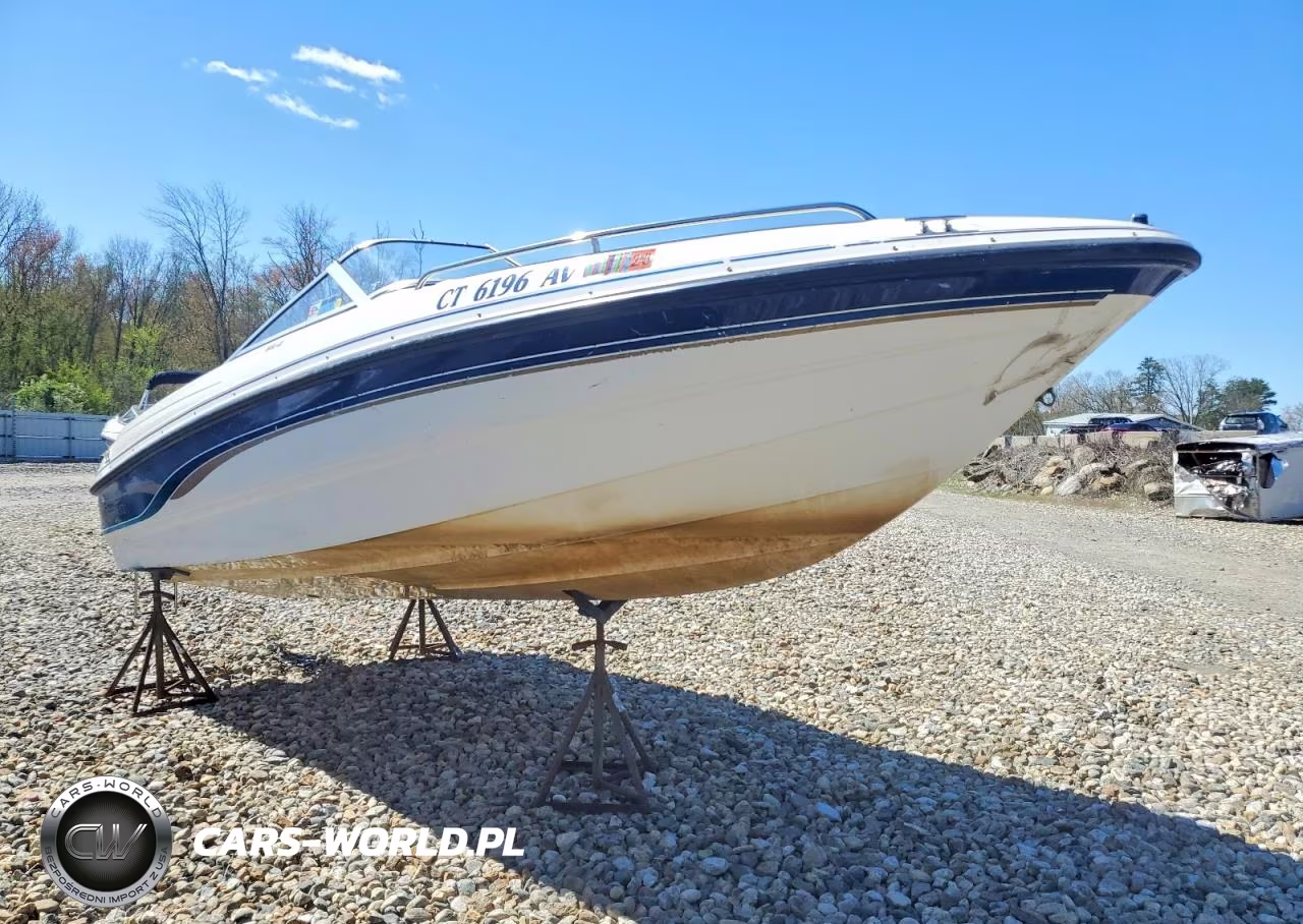1999 Chaparral Boat