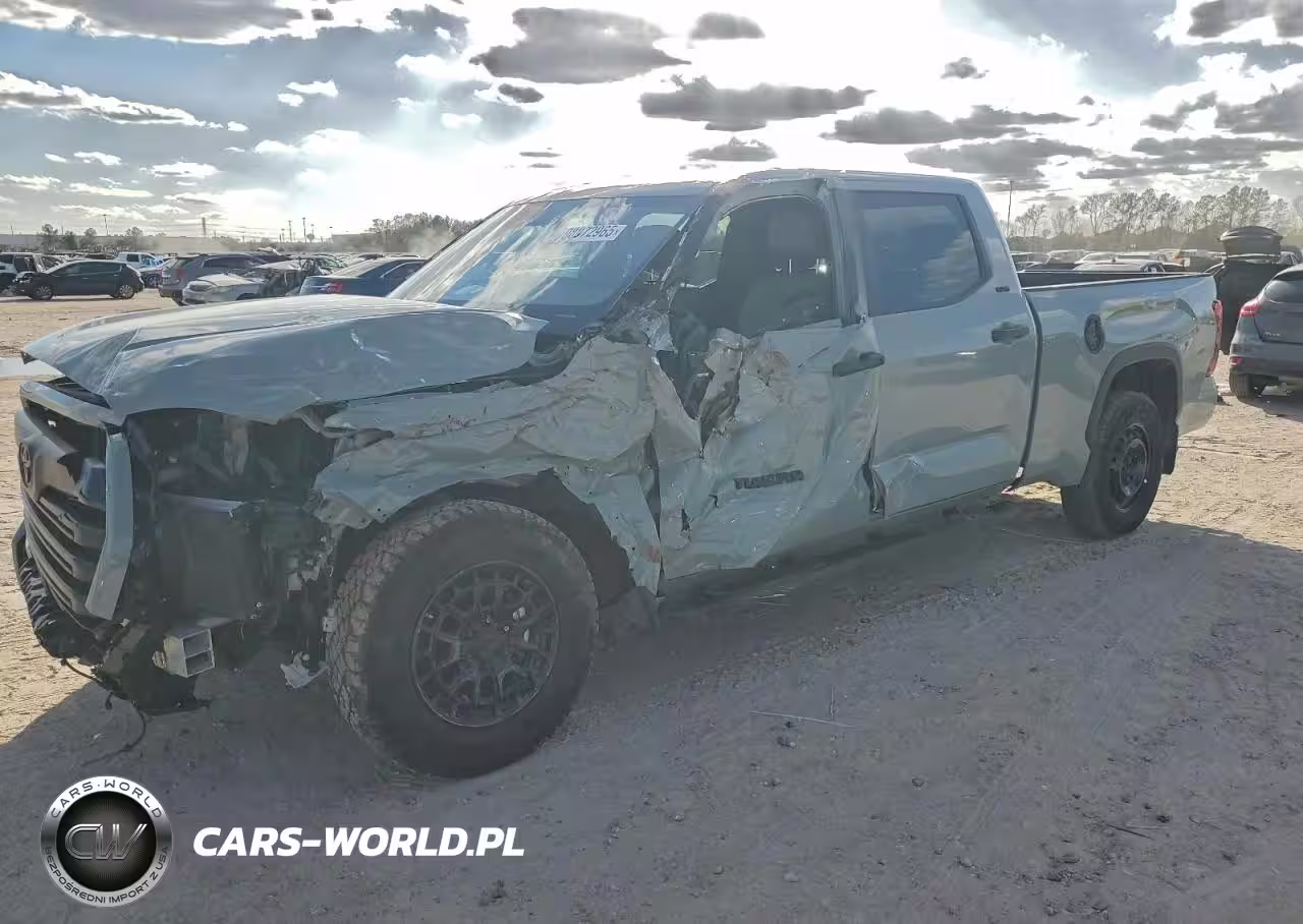 2025 Toyota Tundra Crewmax Sr5