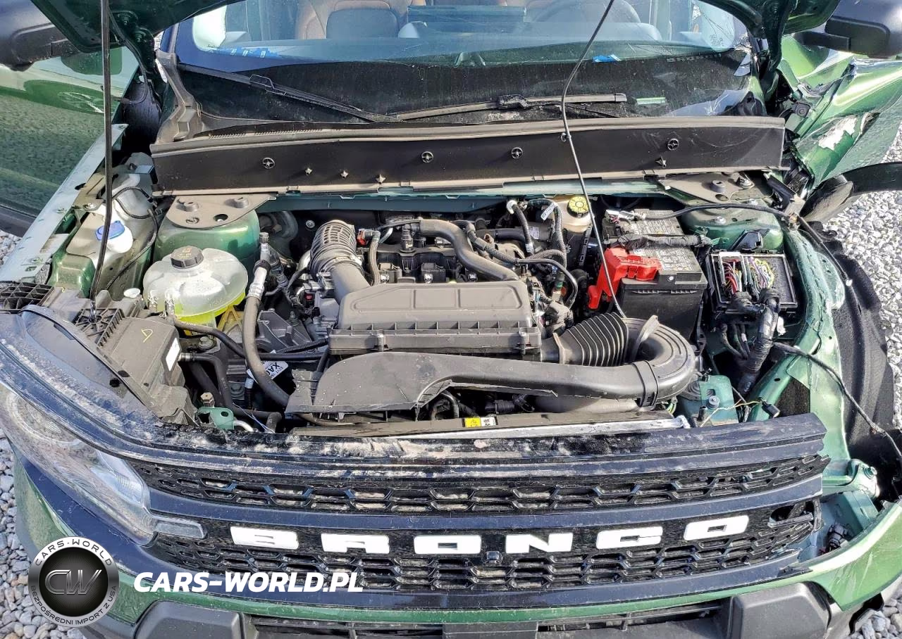 2025 Ford Bronco Sport Outer Banks VIN:3FMCR9CNXSRE92386 - 12