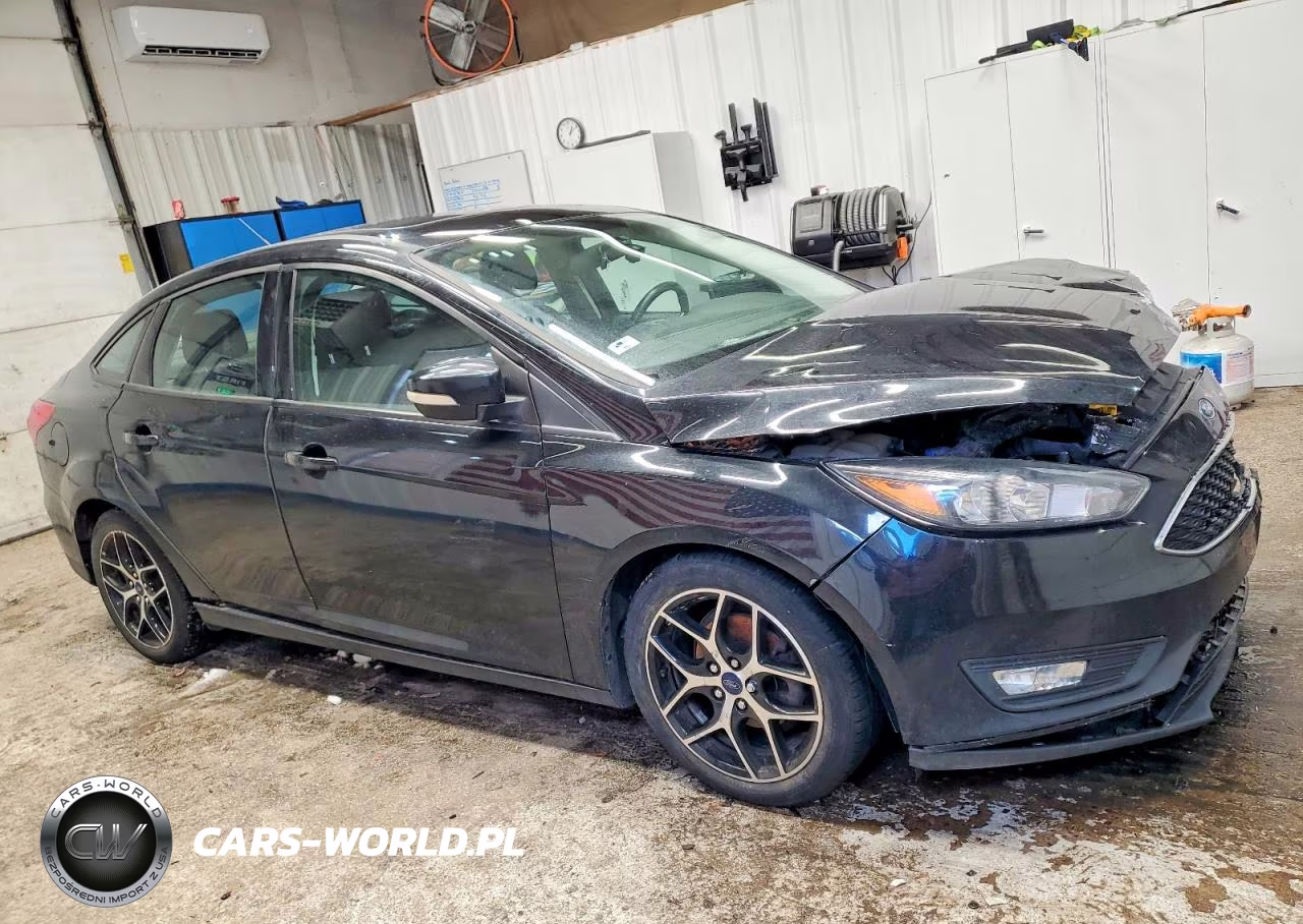 2018 Ford Focus Sel VIN:1FADP3H26JL200133 - 4
