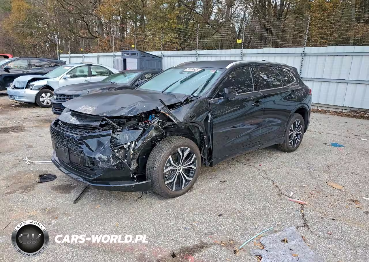 2025 Toyota Crown Signia Xle