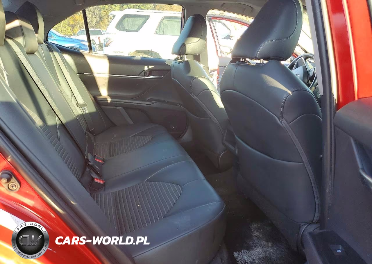2019 Toyota Camry L VIN:4T1B11HK3KU160057 - 10