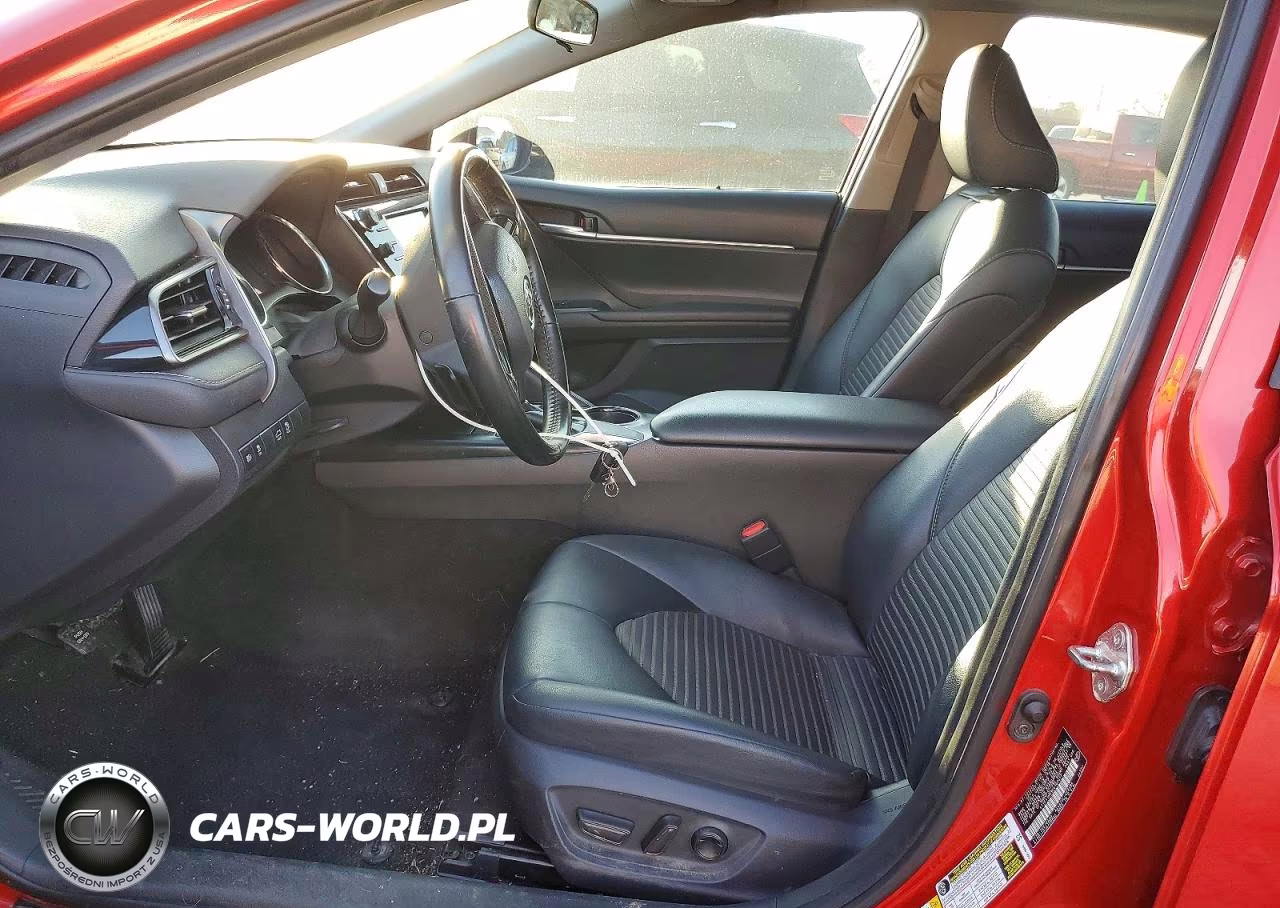 2019 Toyota Camry L VIN:4T1B11HK3KU160057 - 7