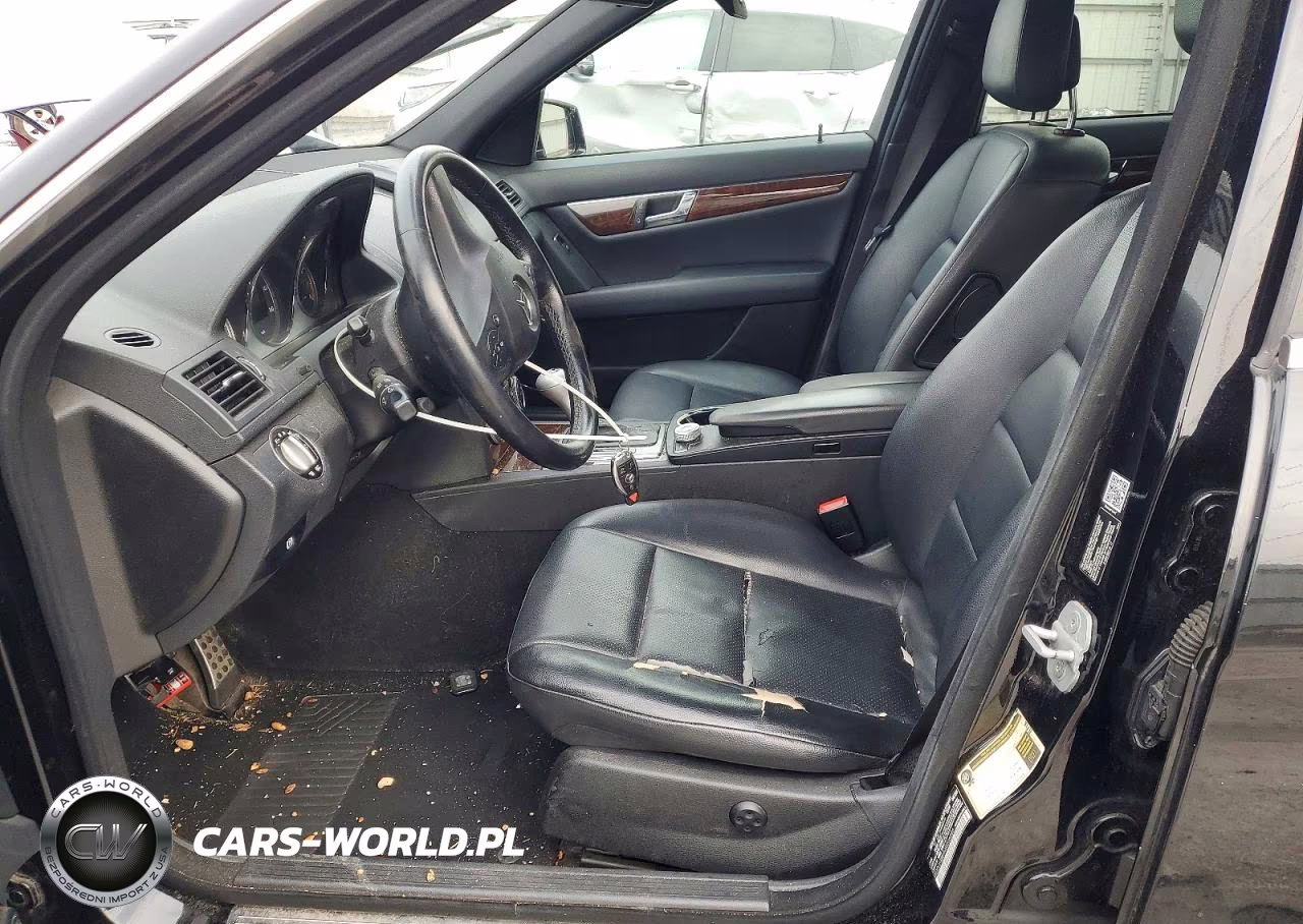 2010 Mercedes-Benz C 300 4Matic VIN:WDDGF8BB9AR096286 - 7