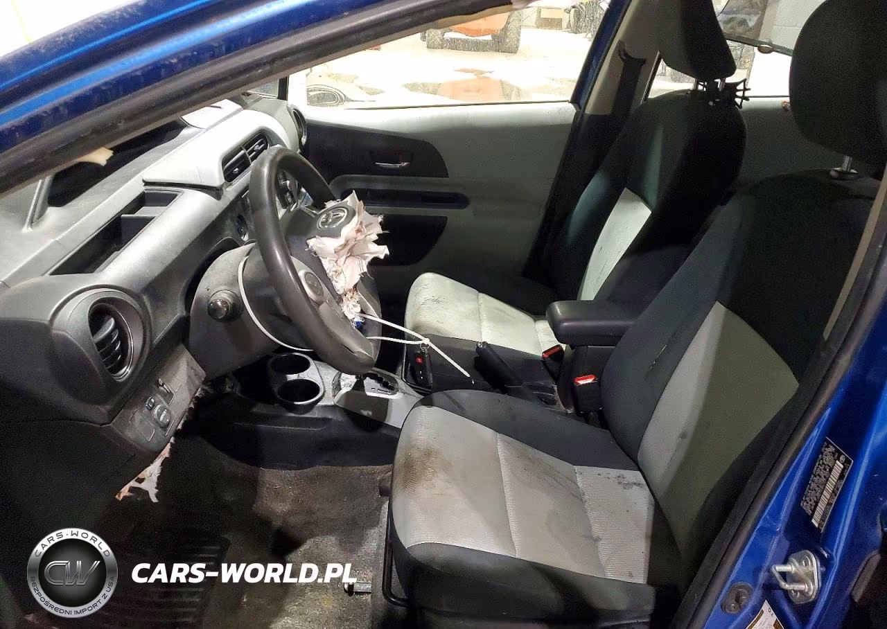 2012 Toyota Prius C Three VIN:JTDKDTB30C1011522 - 7