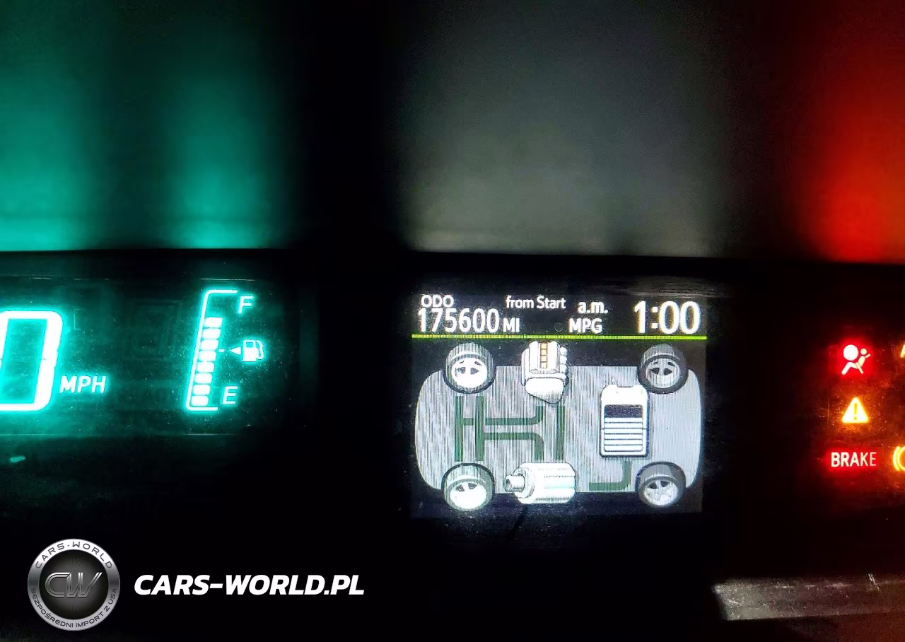2012 Toyota Prius C Three VIN:JTDKDTB30C1011522 - 9