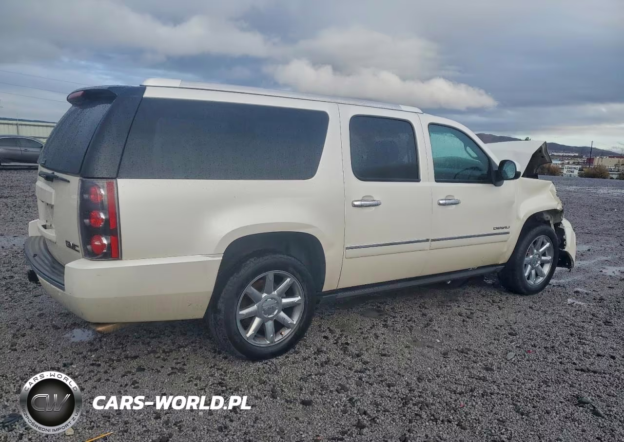 2013 GMC Yukon Xl Denali VIN:1GKS2MEF4DR332102 - 3