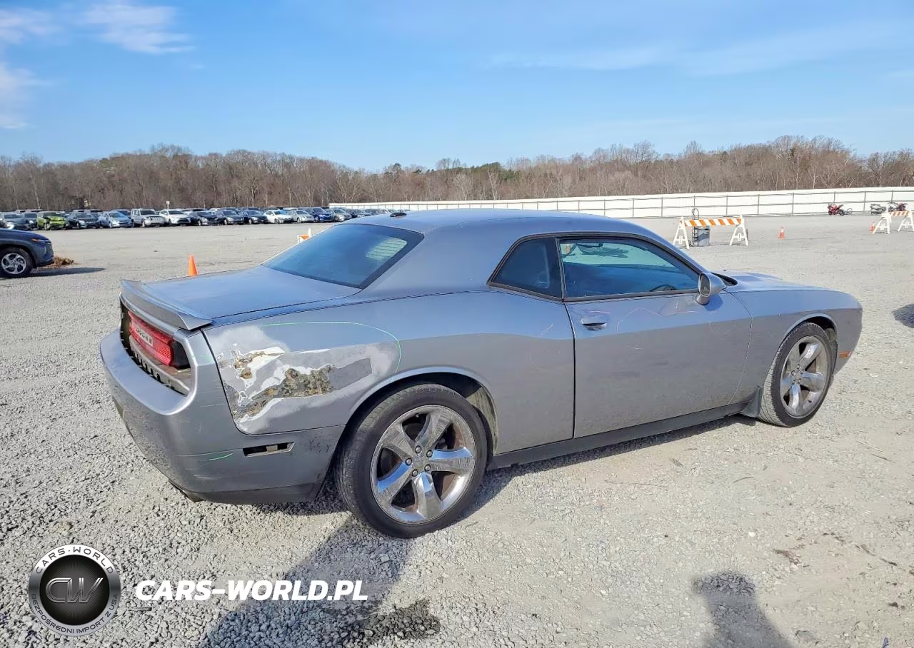 2014 Dodge Challenger Sxt VIN:2C3CDYAG6EH195945 - 3