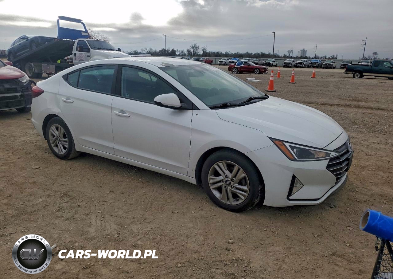 2020 Hyundai Elantra Sel VIN:5NPD84LF4LH551864 - 4