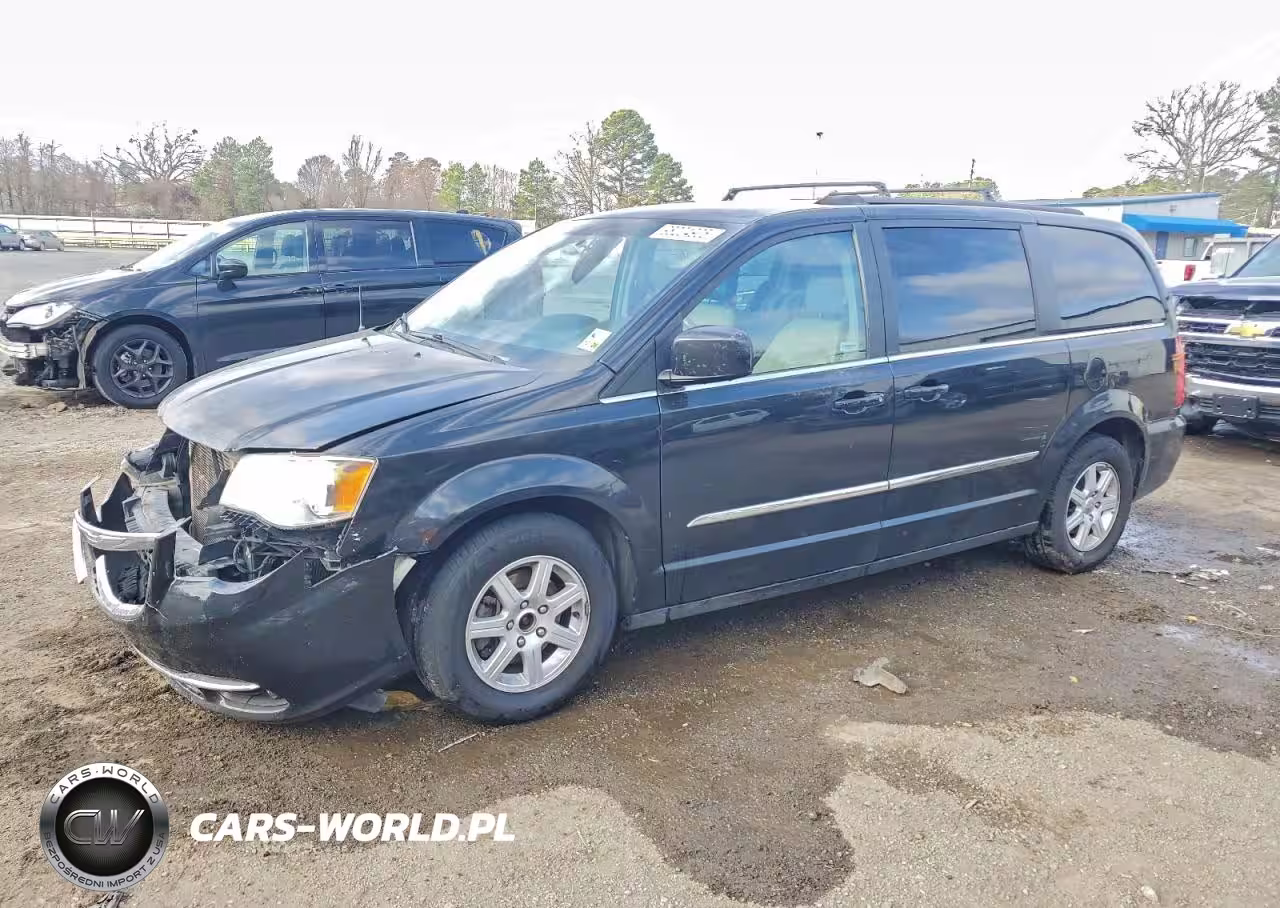 2013 Chrysler Town & Country Touring