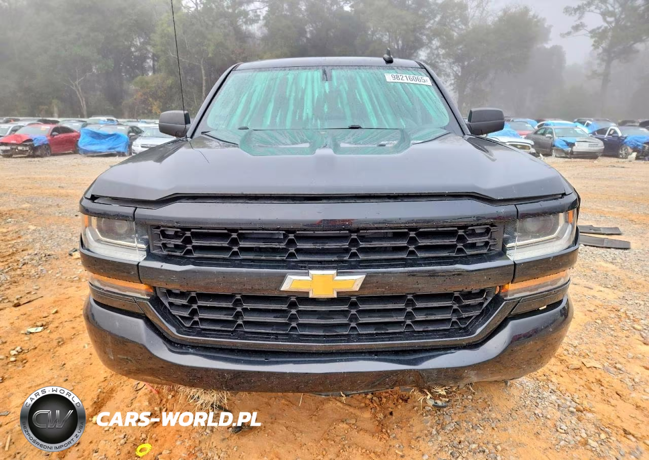 2018 Chevrolet Silverado K1500 Custom VIN:3GCUKPEC4JG145806 - 5