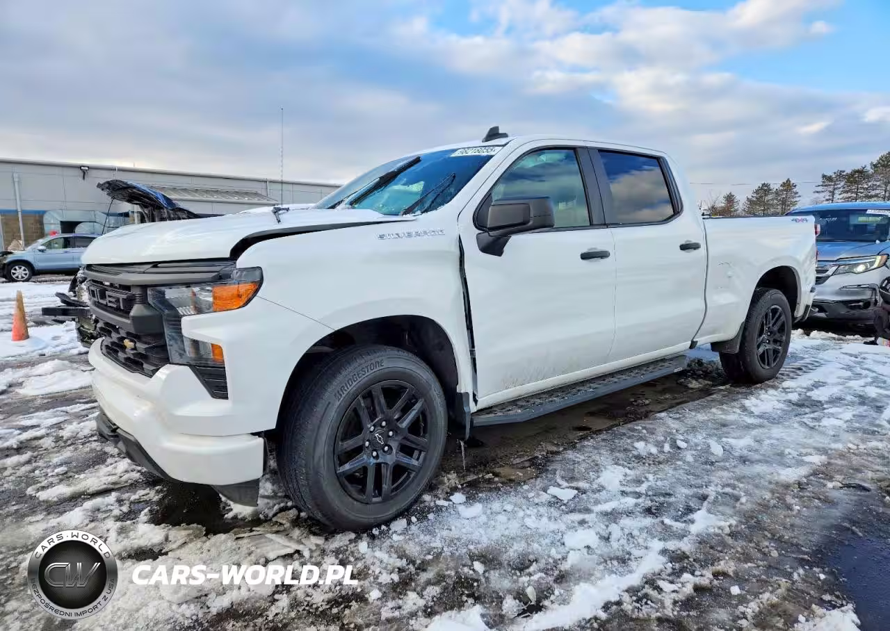 2022 Chevrolet Silverado K1500 Custom