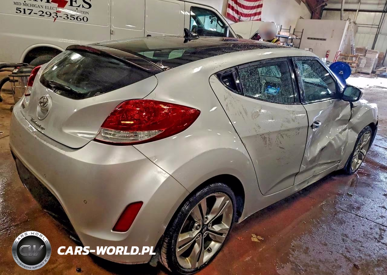2013 Hyundai Veloster VIN:KMHTC6AD5DU121898 - 3