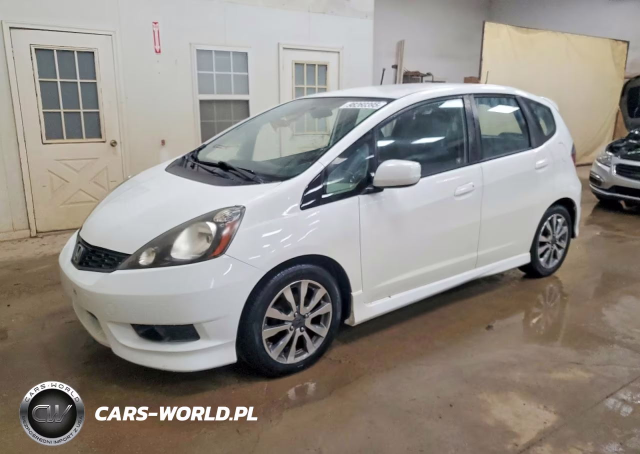 2013 Honda Fit Sport VIN:JHMGE8H51DC064341 - 1
