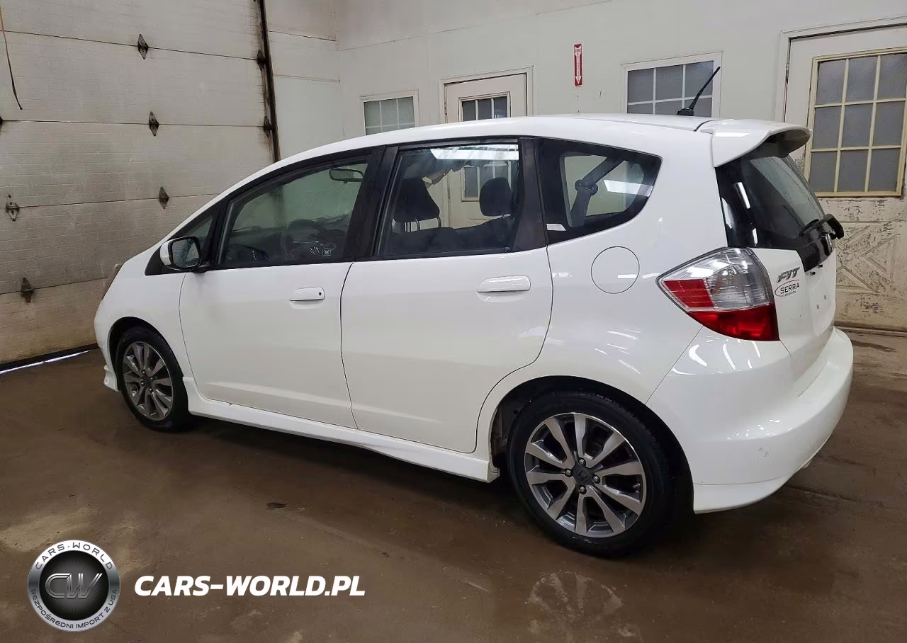 2013 Honda Fit Sport VIN:JHMGE8H51DC064341 - 2